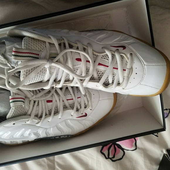 Nike - Picture 4 of 4